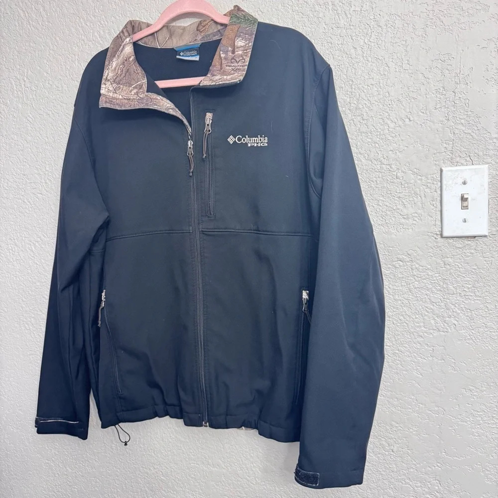 Columbia PFG Men’s XL Softshell Jacket Black Realtree Camo - Picture 2 of 8